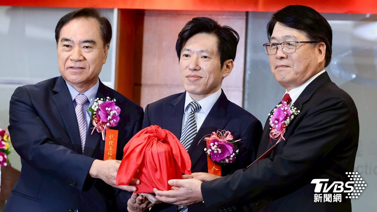 游盈隆就任中選會主委 張惇涵監交:以後很難看到他評論時事