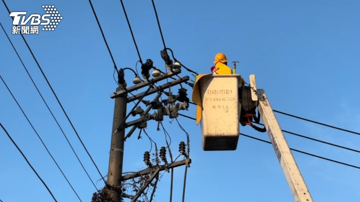 快訊/陸軍官校無預警停電!元凶被燒成焦屍 台電緊急搶修