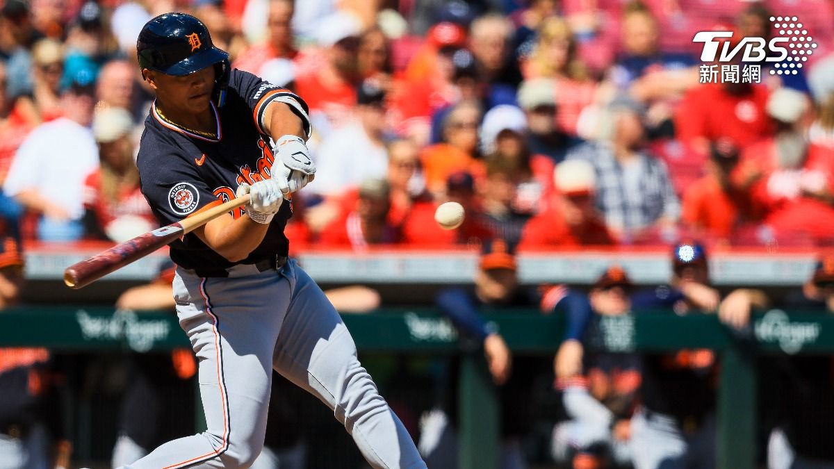 MLB/李灝宇代打轟證明自己 首轟球像寶寶般珍藏