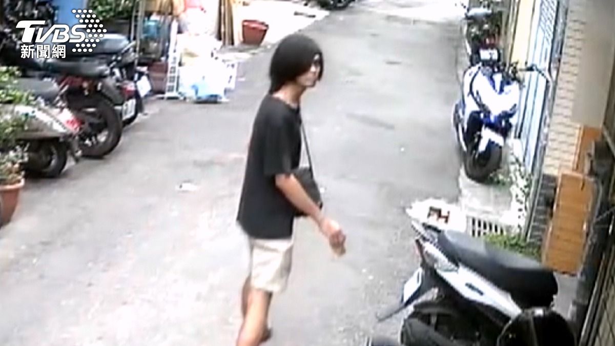逢甲狼襲胸交保放回，公布照片警惕民眾。（圖／TVBS）