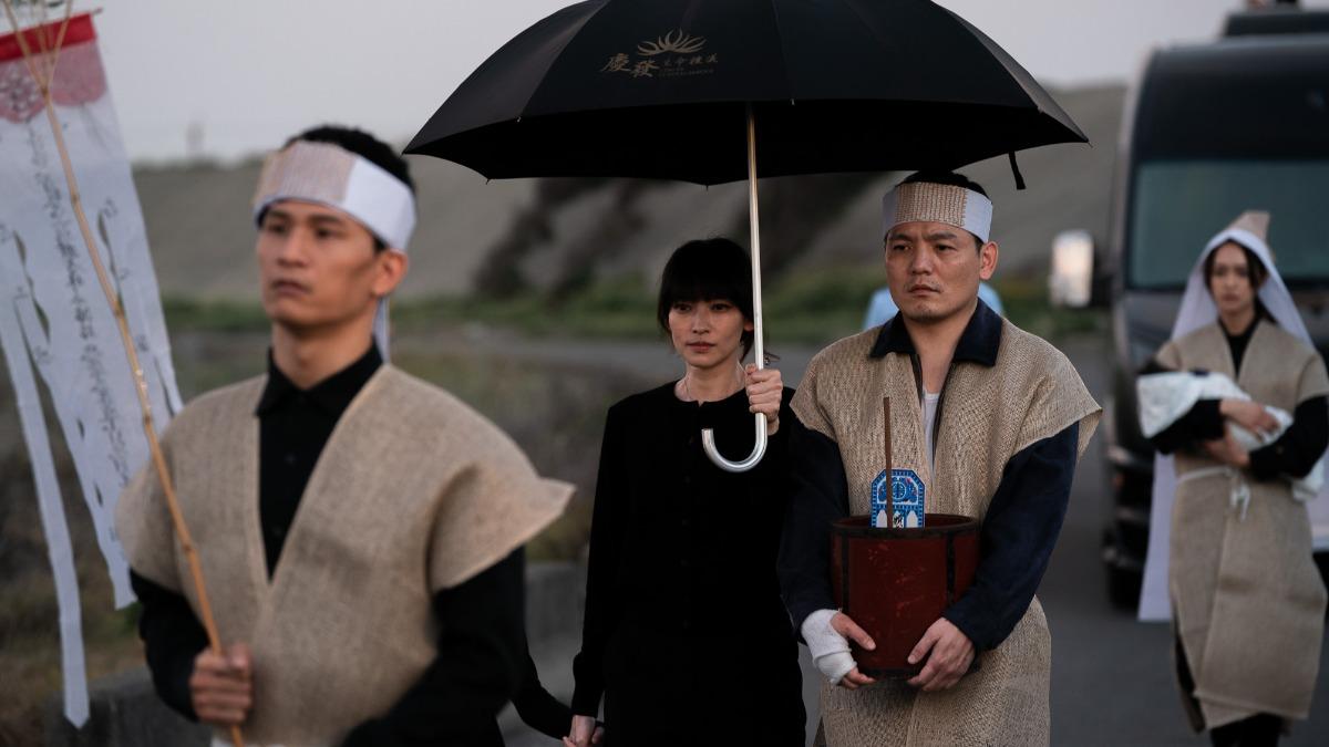 《死亡賭局》電影中春風（右起）與姚以緹、黃奇斌的關係從糾結到釋懷，讓人動容。(圖/英傑哆影業提供)