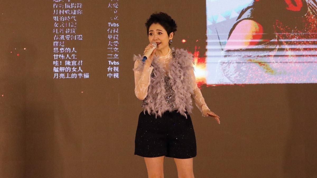 劉曉憶暴瘦一圈！現蹤大稻埕洗碗打工　放閃未婚夫宣布「婚禮延期」