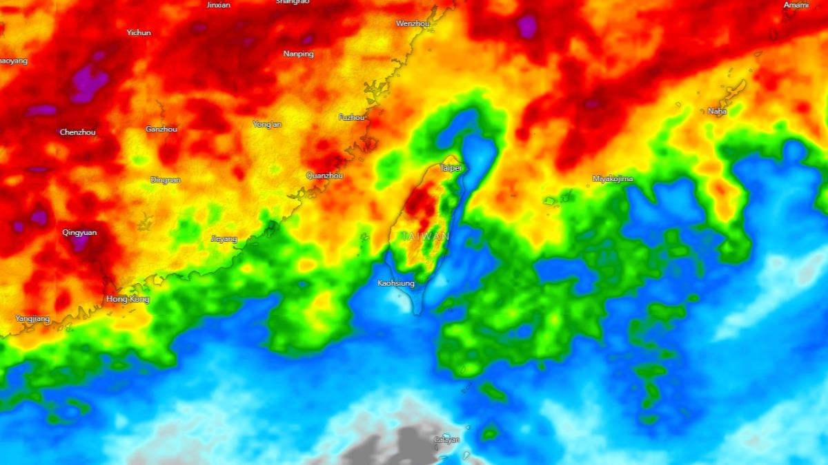 天氣/一片橘紅!明2天「雷雨轟全台」鋒面殺到 氣溫起伏大