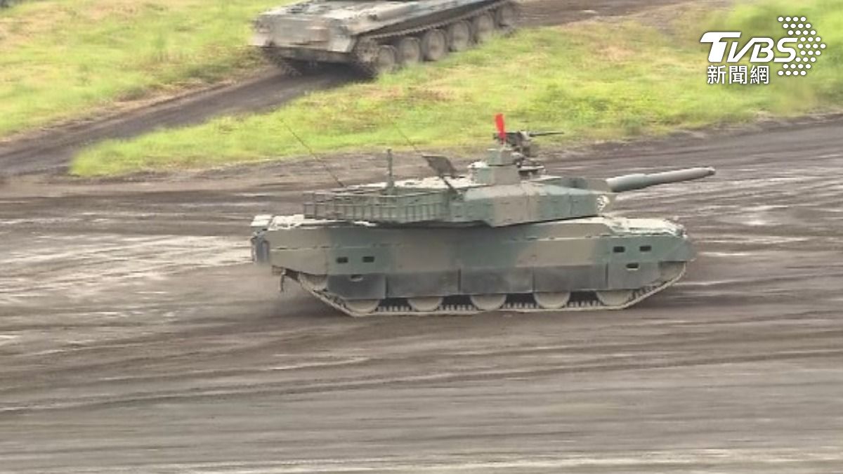 日本陸上自衛隊一輛「10式」戰車日前實彈射擊訓練時，發生砲塔內爆炸事故，造成3死1傷的重大意外，引發關注。（資料畫面／TVBS）