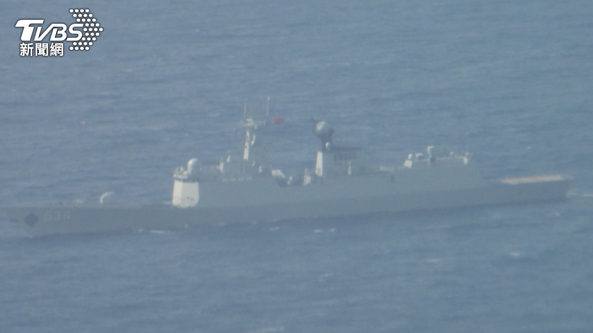 共軍旅洋2型驅逐艦27日進入澎湖西南海域。(圖/國防部)