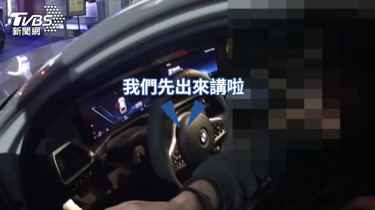 凌晨3點絲滑溜進車!22歲男自以為沒人看見 「偷竊過程」全目擊。(圖/民眾提供)