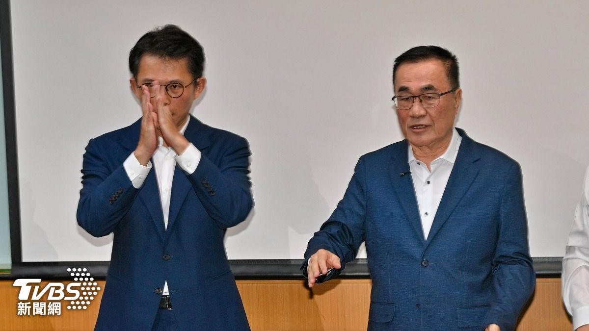 國民黨、民眾黨今天下午共同舉辦「藍白聯合治理新北市長民調結果發佈記者會」。(圖/胡瑞麒攝)