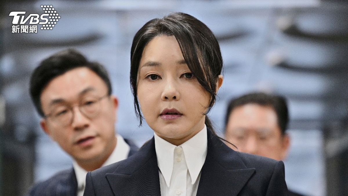 認定炒股、收賄！南韓前第一夫人金建希二審加重　判4年監禁