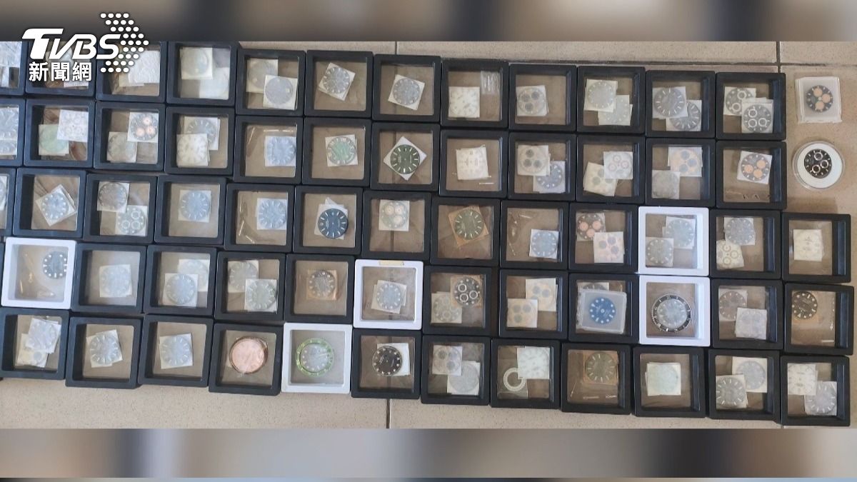 地下工廠遭扣61支仿錶,進大陸貨改造,警查扣仿錶市值破8千萬。(圖/TVBS)