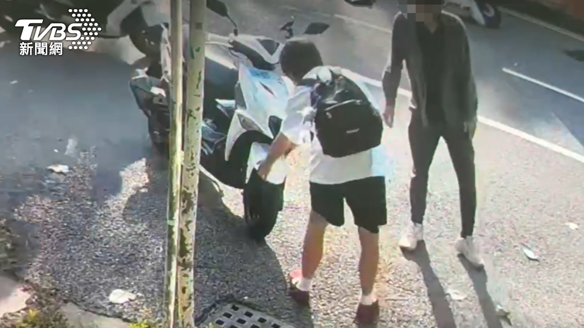 台南車禍-台南車禍女警-台南車禍警察-女警車禍-女警遭輾斃-女警遊覽車-鄭姓女警車禍-戴姓女騎士-遊覽車撞死女警-遊覽車輾斃