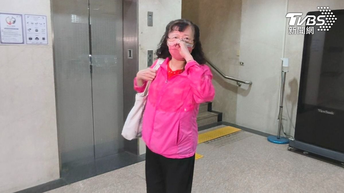 總裁特助裴慧娟遭檢方諭知以30萬元交保,並限制出境、出海、住居。(圖/陳冠宇攝)