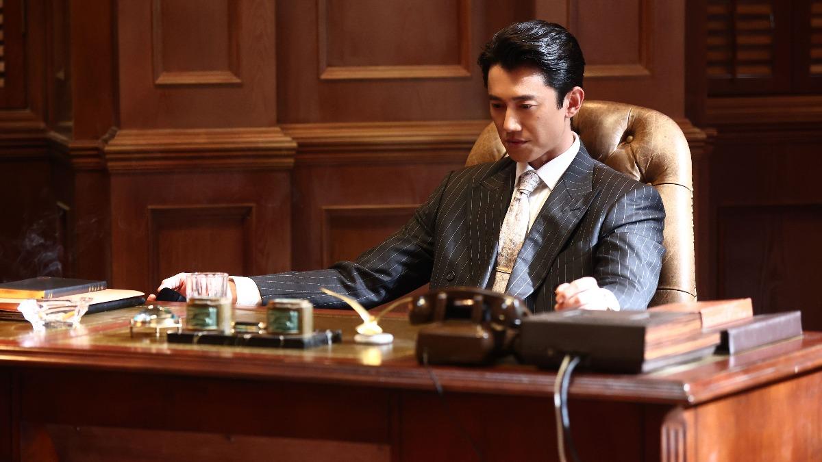 吳慷仁在《寒戰1994》中飾演財閥謝君豪的兒子,是片中反派人物。(圖/華映提供)