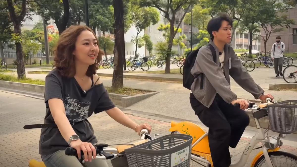 楊承叡與搭檔陳彥馨騎著單車穿梭校園，以輕鬆幽默的方式談論校園議題。（圖／翻攝＿楊承叡IG）