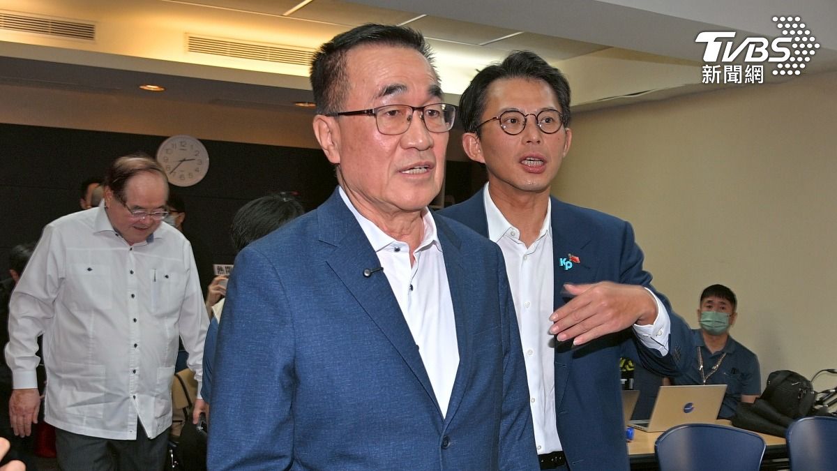 民調/李四川若找黃國昌當副手 近4成新北市民「認為扣分」