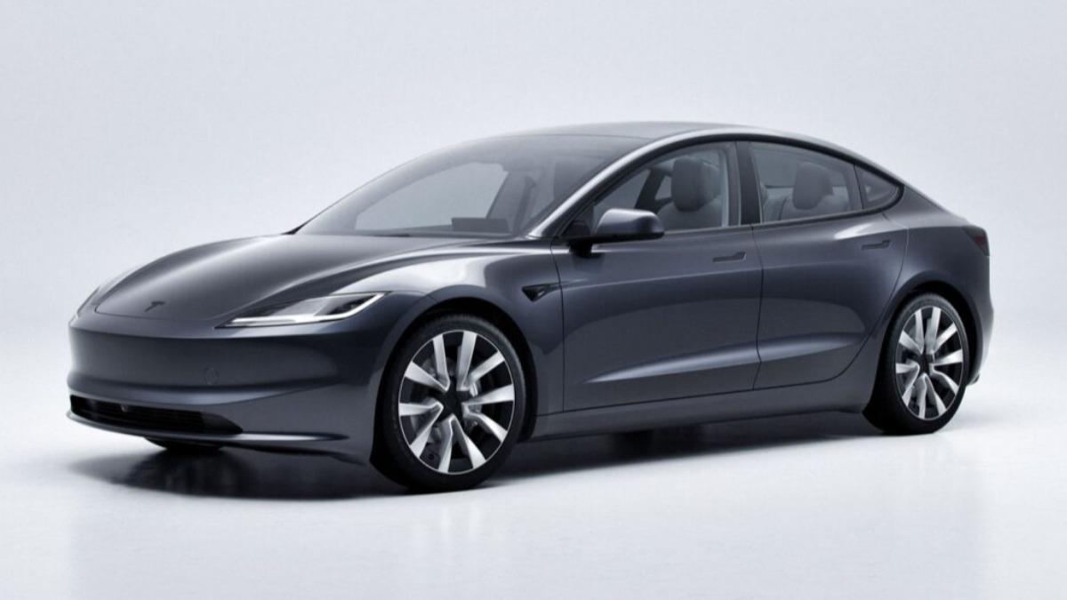 Model 3 Long Range後驅車型的續航里程上看711公里。(圖/Tesla)