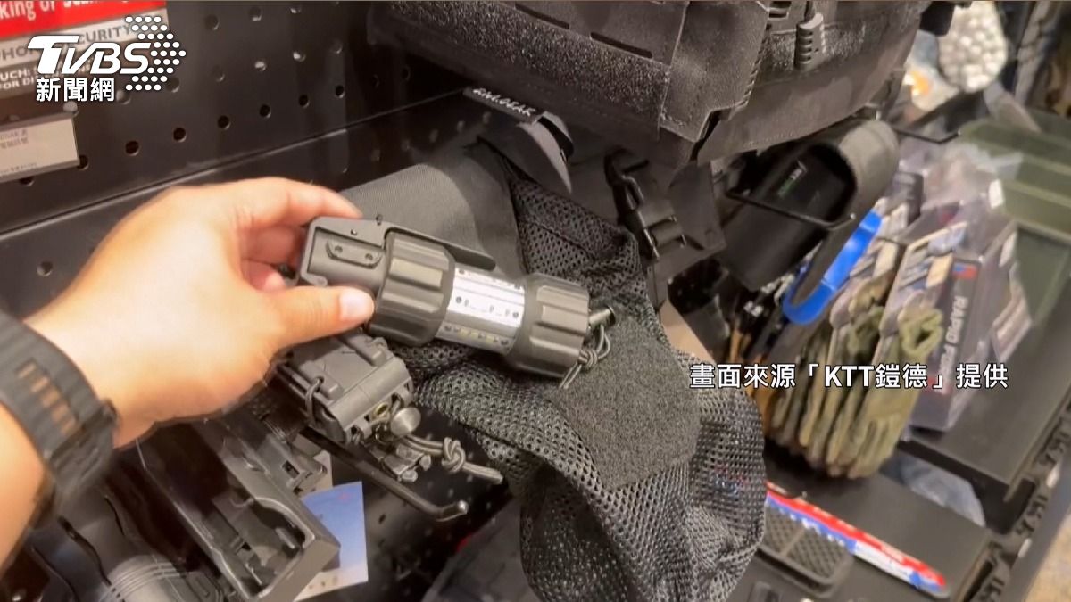 聲光突擊球強光爆閃+130分貝巨響。(圖/「KTT鎧德」提供)