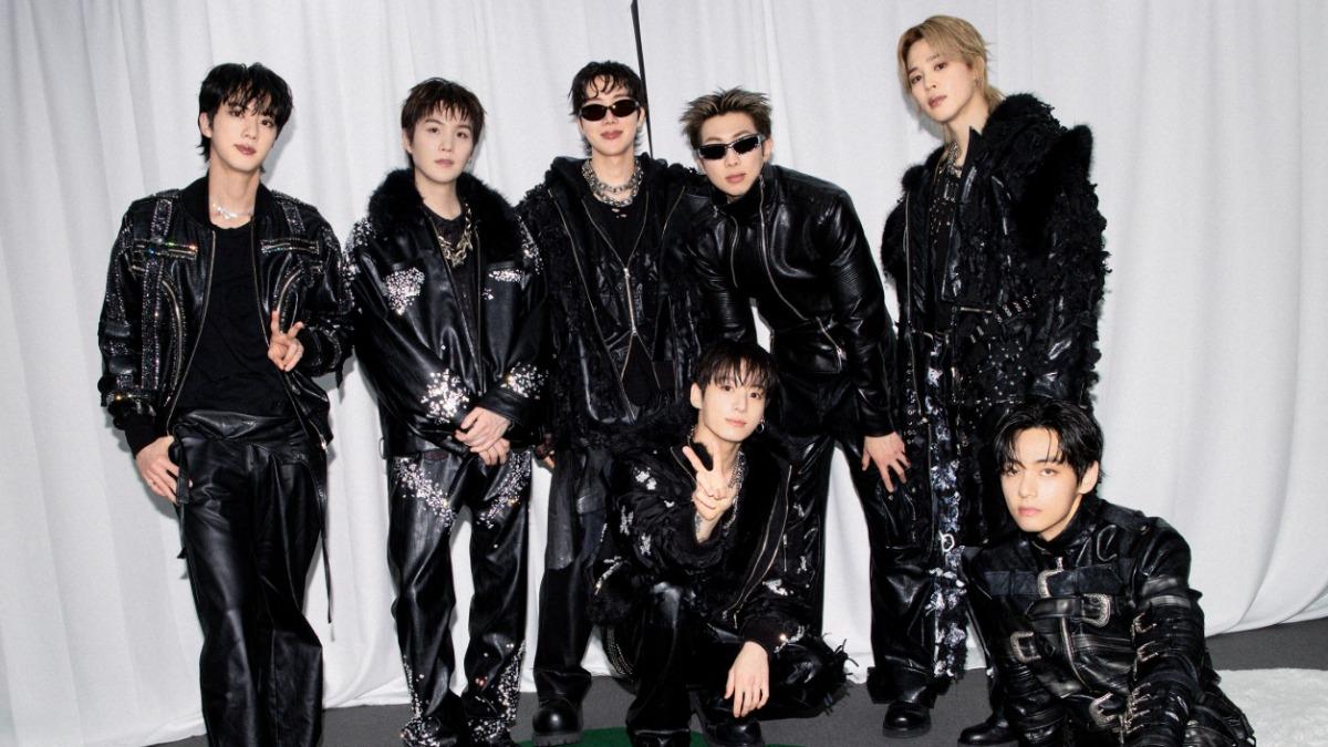 南韓京畿道高陽市舉辦BTS(防彈少年團)演唱會期間,附近一間餐廳發生火災事故。(圖/翻攝X @bts_bighit)