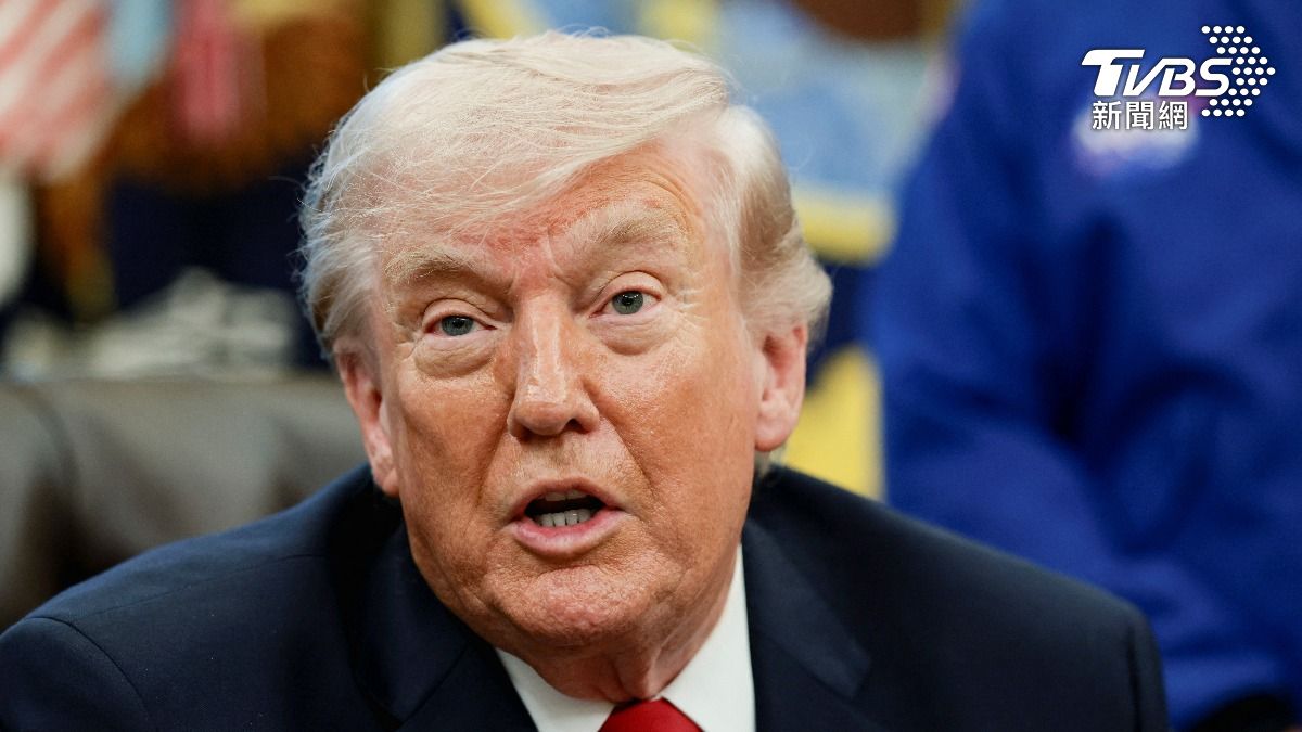 美國總統川普（Donald Trump）認為對伊朗的海上封鎖「比轟炸更有效」，但也不排除採取軍事行動。（圖／達志影像路透社）