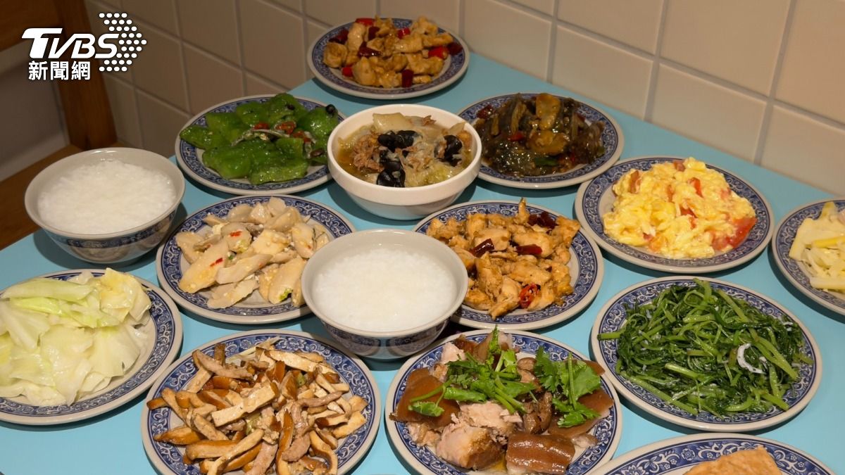 小品雅廚信義店同步提供數十道台式家常料理。(圖/陳昫蓁攝)