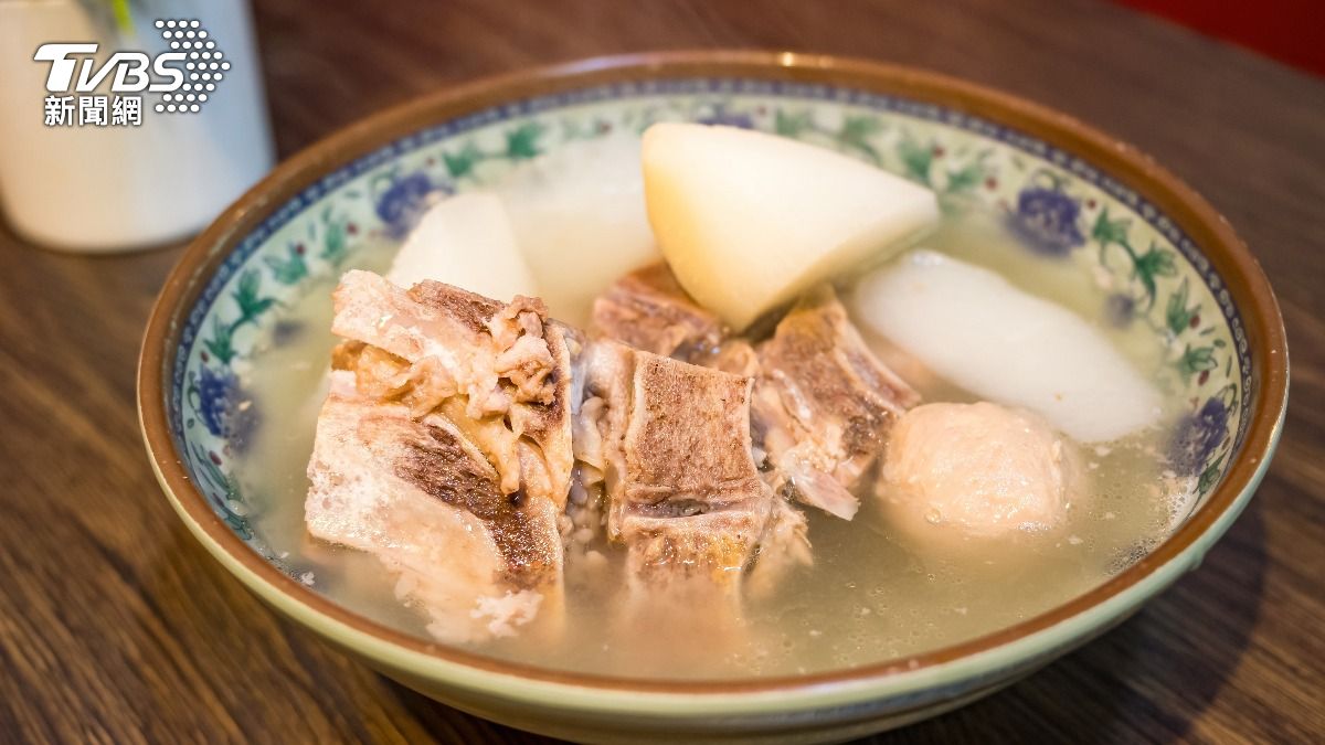立夏將至！醫揭濕熱「放大期」警訊：消腫排骨湯10分鐘上手