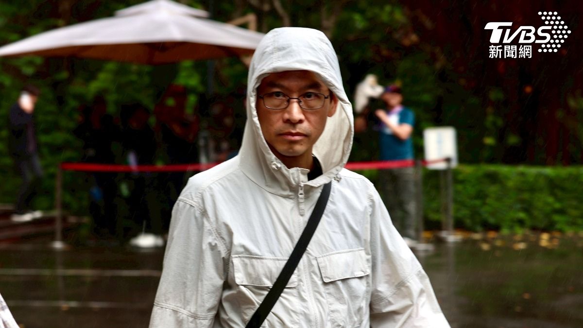 梁姓技術長的親友。(圖/華子琛攝)