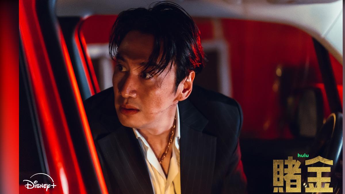 李光洙變身反社會黑幫組長。(圖/Disney+提供)