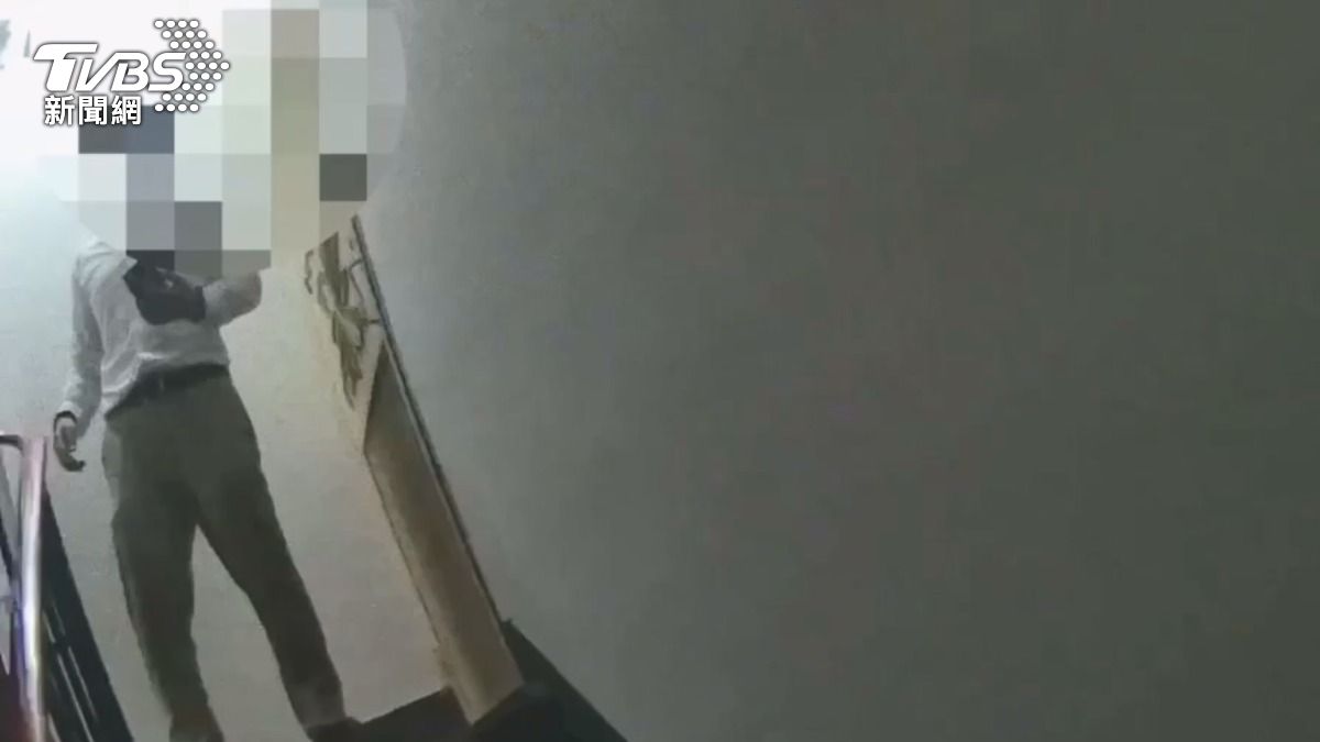警方獲報後到場。(圖/TVBS)