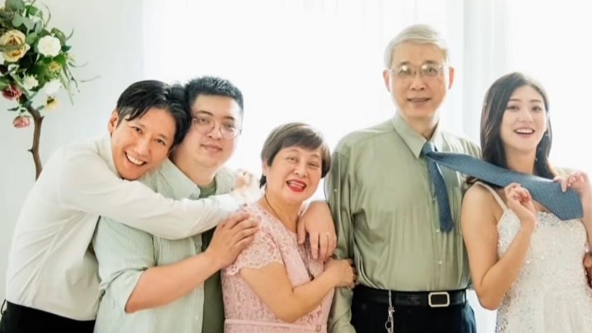 林逸欣和家人日前舉辦告別式,直到儀式圓滿後才公布爸爸噩耗。(圖/翻攝自林逸欣臉書)