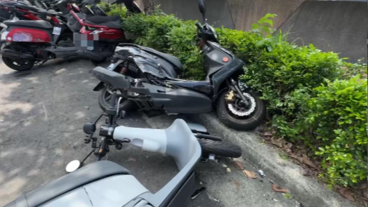 29台機車遭撞。（圖／TVBS）