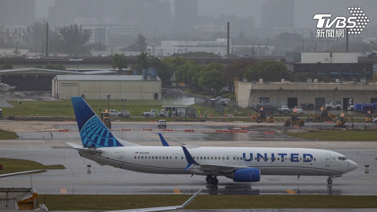 聯合航空一架航班在聖地牙哥國際機場降落時，疑似差點撞上無人機。（示意圖／達志影像路透社）