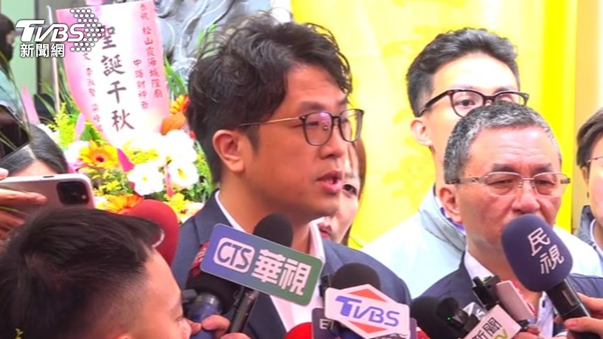 立委沈伯洋建議市府可參考國外作法,改用破壞老鼠賀爾蒙的藥物治本。(圖/TVBS)