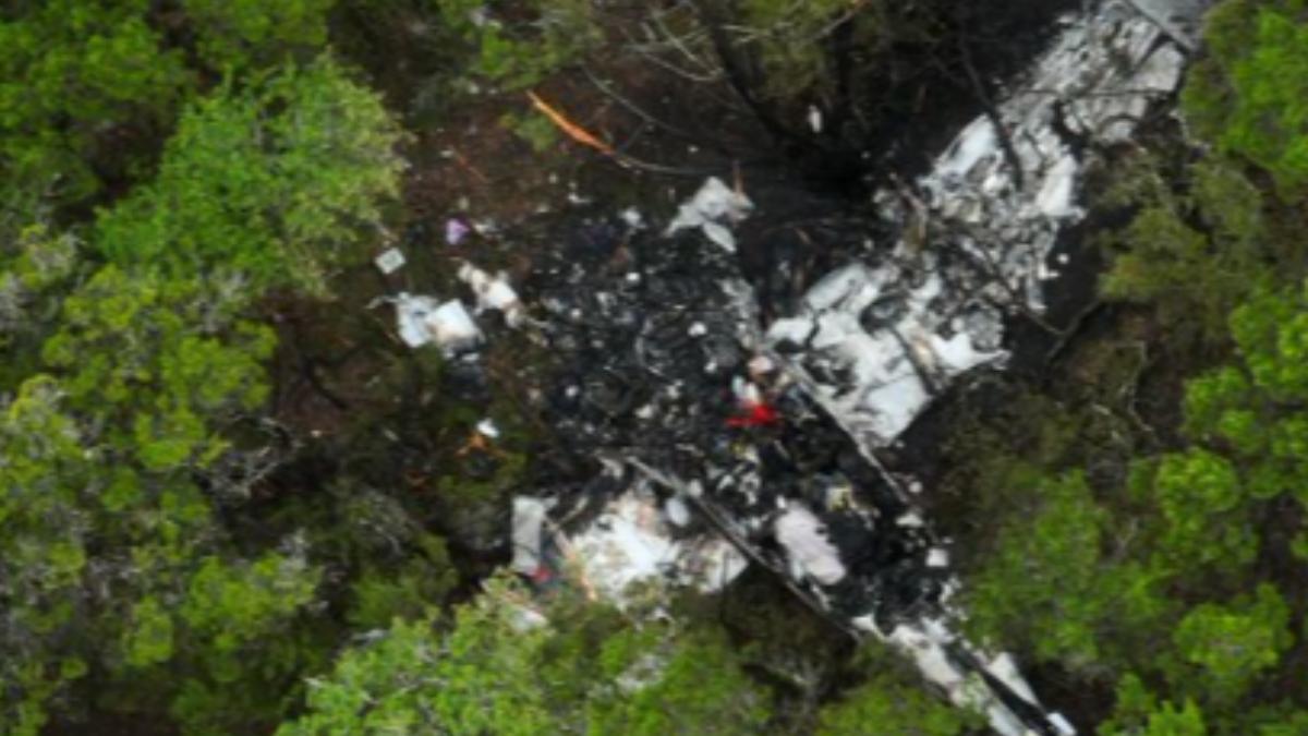 德州小飛機墜毀!「機上5人全罹難」含4匹克球員 機身焦黑照曝