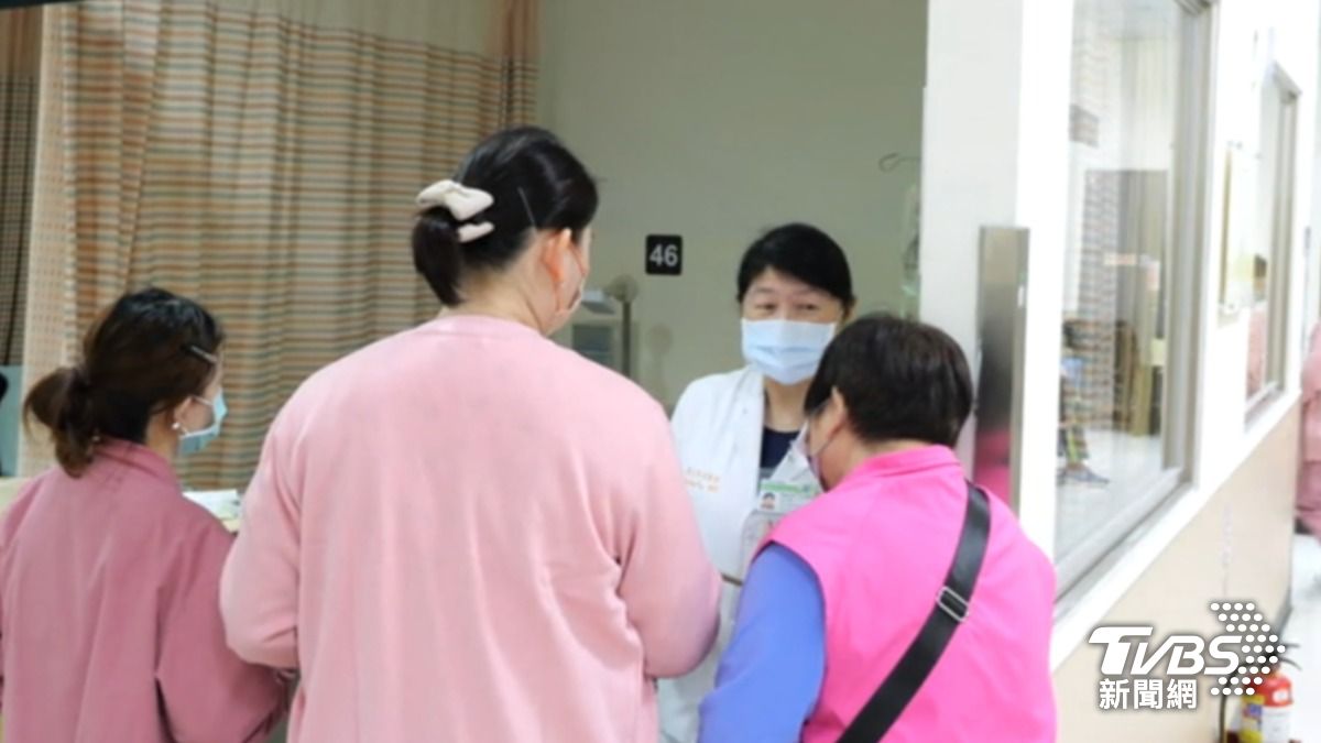 護理界怒批如果護理師專業能力不足,風險將由病人承擔。(圖/TVBS)