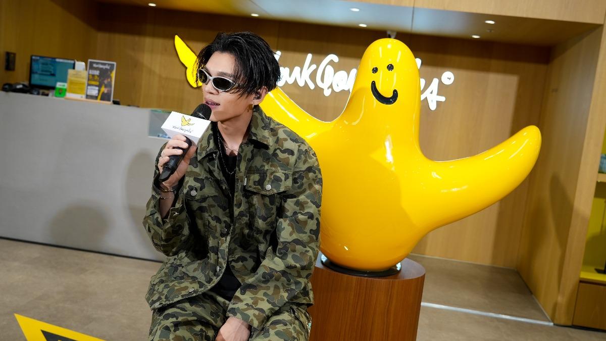 凱爾擔任一日店長。(圖/Mark Gonzales小天使提供)