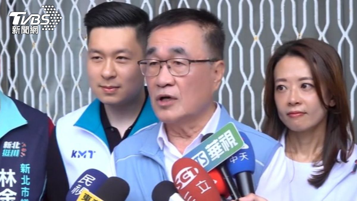 針對外界擔憂短途通勤恐排擠高鐵長途商務客,李四川強調會將專家意見納入營運評估。(圖/TVBS)