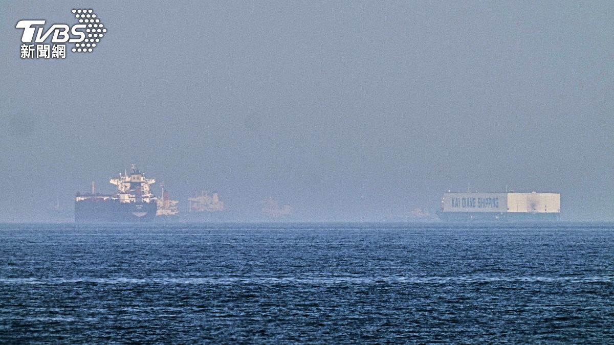 美軍宣布在荷姆茲海峽展開「自由計畫」,出兵協助受困商船撤離。(圖/達志影像美聯社)