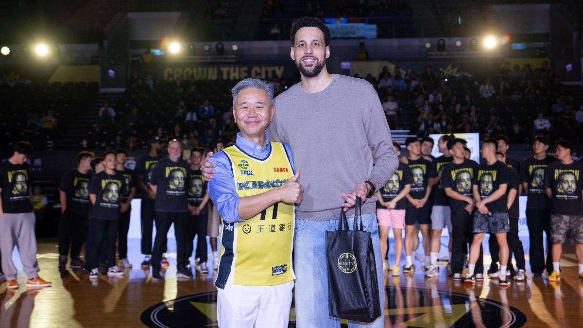 TPBL/新北國王奧帝引退!首位在台退休洋將 K湯驚喜祝福