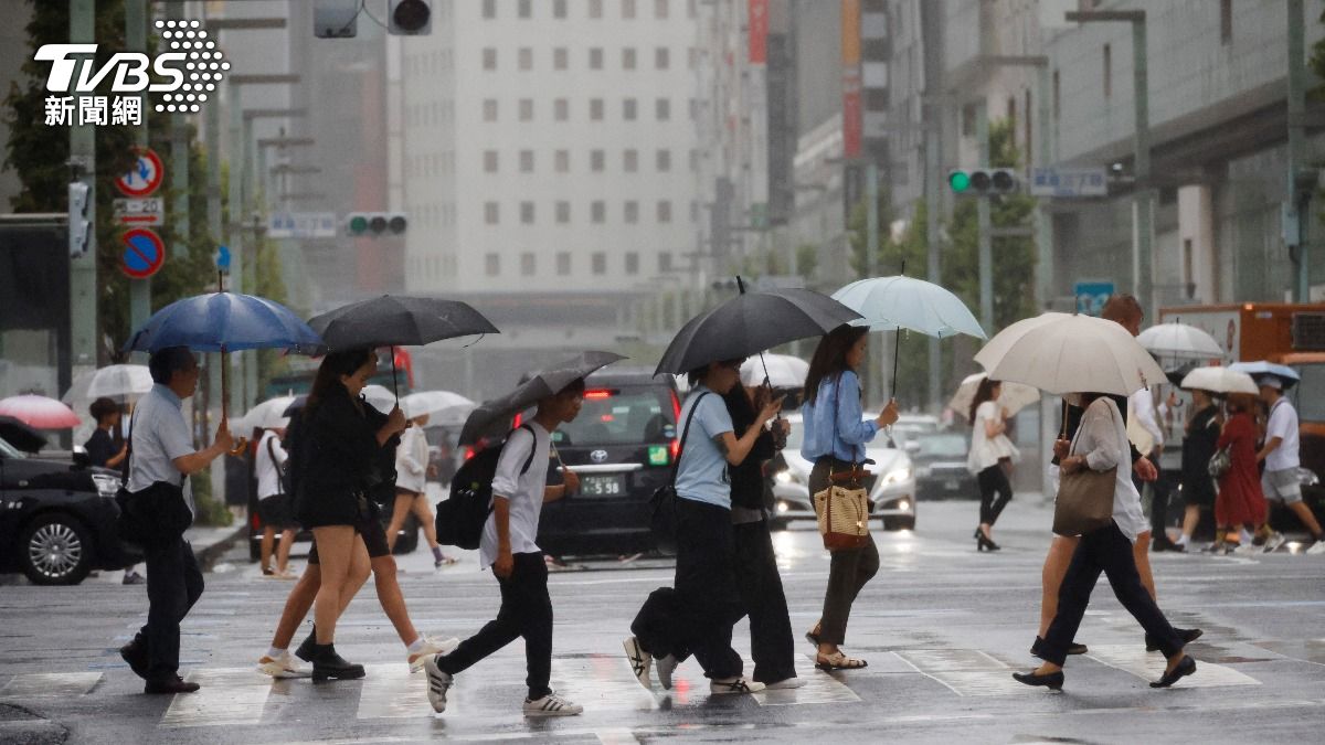 日本最近出現極端天氣,東日本出現高溫,但北海道卻降下五月雪。(圖/達志影像路透社)