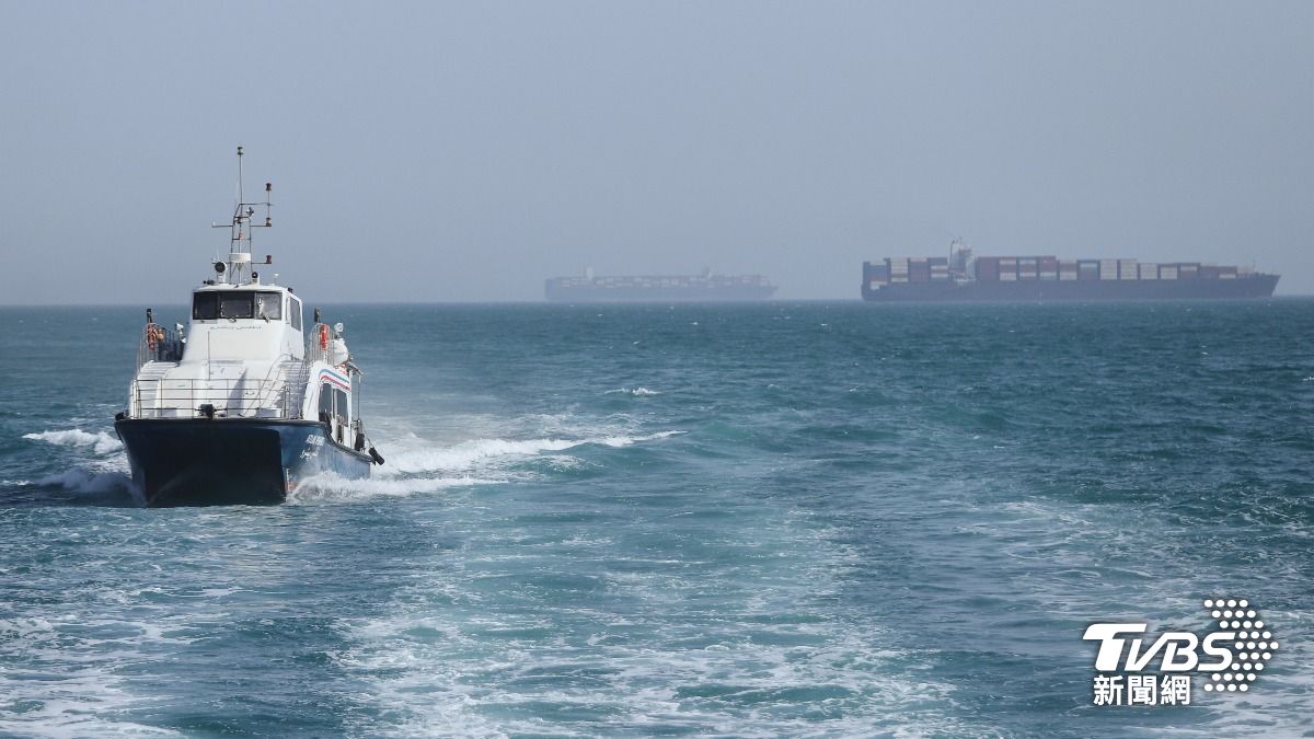 韓國貨船在荷莫茲海峽爆炸起火 無人傷亡、起因待查