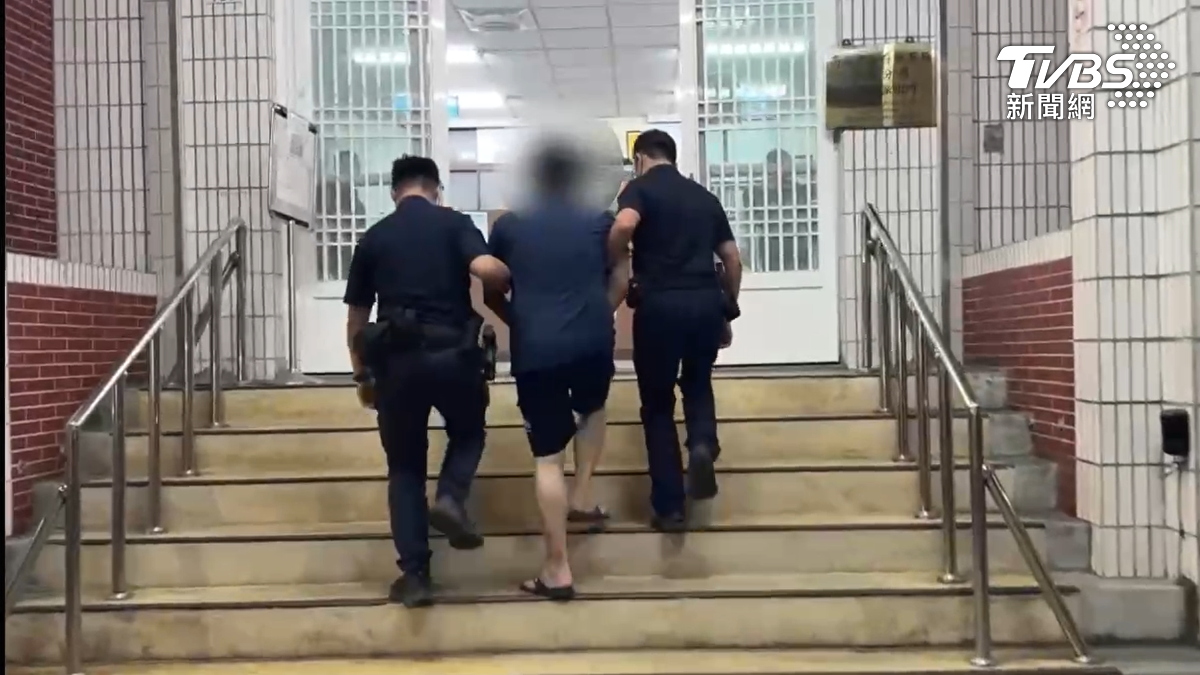 男子訊後依違反毒品危害防制條例、刑法公共危險罪、妨害公務罪移送高雄地方檢察署偵辦。(圖/TVBS)