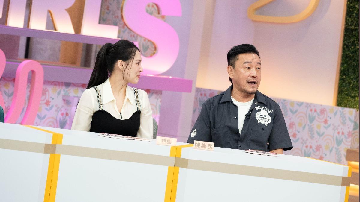 陳為民(右)在節目中表示,自己被女友逼下跪。(圖/東森綜合台提供)
