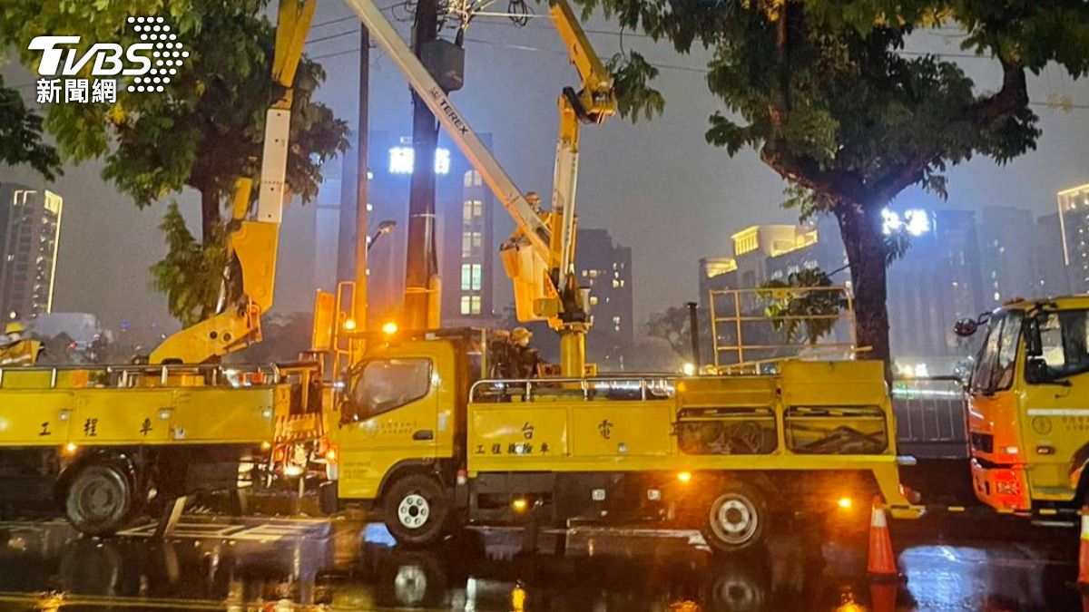 台中雷雨大規模停電!2122戶受影響 預計22時復電