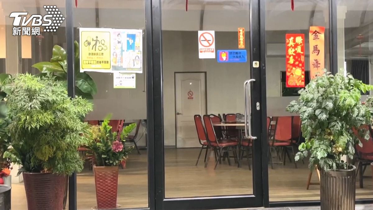 在桶仔雞餐廳用餐後，30人當中有10人上吐下瀉，其中年紀最大是91歲的奶奶，和看護都有腹瀉症狀。