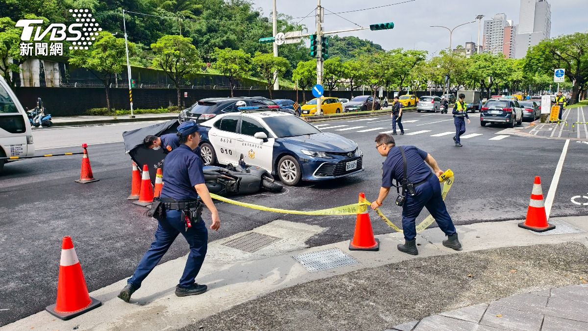 警方現場拉起封鎖線。（圖／TVBS）
