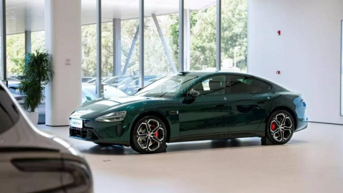 大陸電動車洗牌！小米SU7銷量輾壓特斯拉Model 3登頂