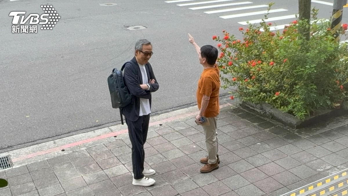 製片公司「費思兔文化娛樂公司」負責人蘇敬軾(左)。(圖/潘千詩攝)