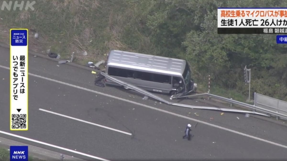 日本黃金週連假尾聲福島縣6日發生巴士事故,1名男學生被拋出車外身亡、26人受傷。(圖/翻攝 NHK)