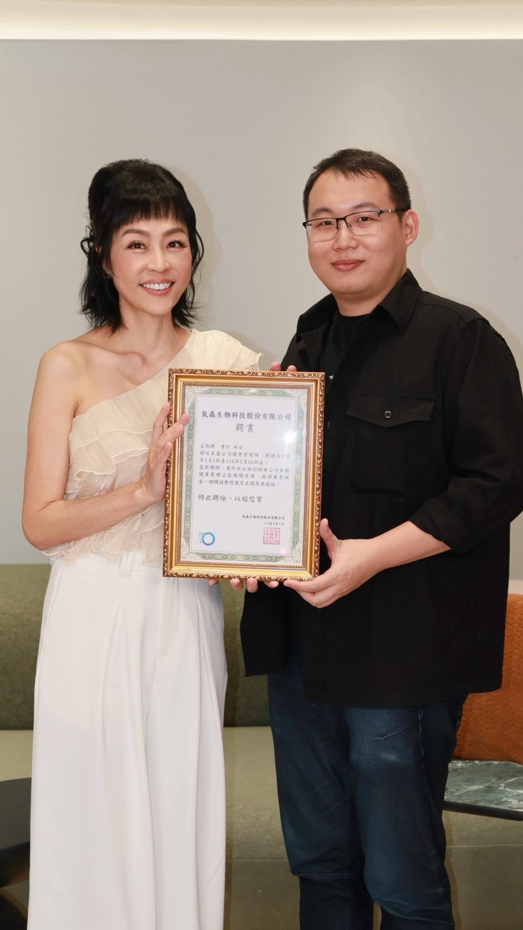 唐玲（左）串聯病友義不容辭。（圖／唐玲提供）