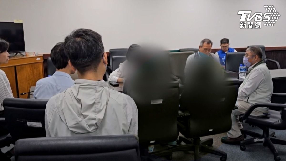 台南一名單親母親出面控訴，指其12歲女兒長期遭同居男友性侵長達5年。（圖／TVBS）