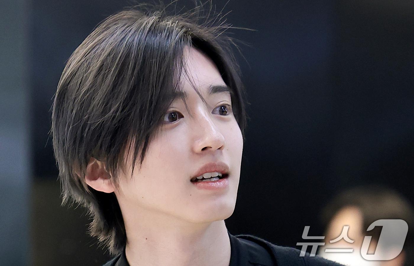 道枝駿佑4月初曾為本片飛往南韓宣傳,當時在機場留下神顏美照。(圖/news1提供)